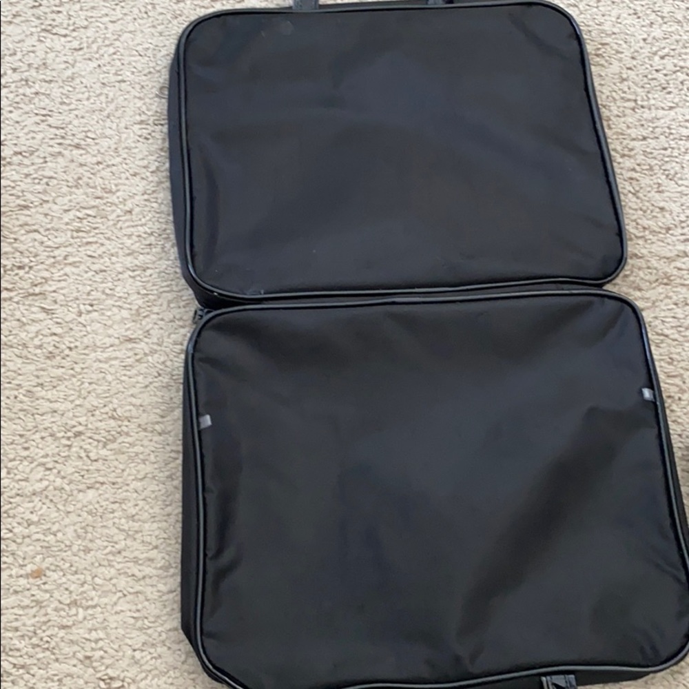 Toiletry bag - Picture 5 of 7